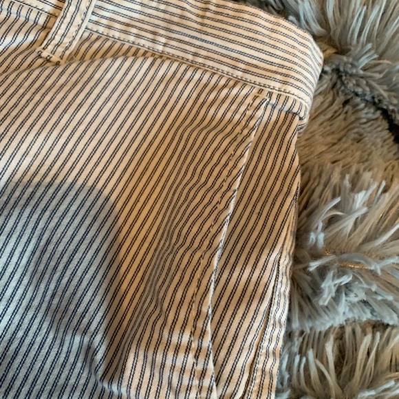 Very cute striped jeans shorts. - Picture 4 of 4